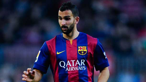 The one of viladecans decided to leave by the renewal of alves and the signing of aleix vidal