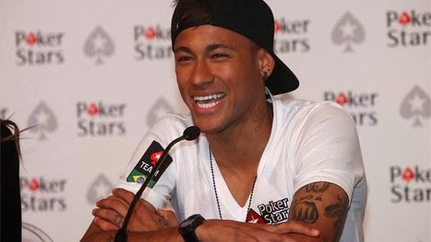 El astro brasileño aseguró que cada día aprende de messi