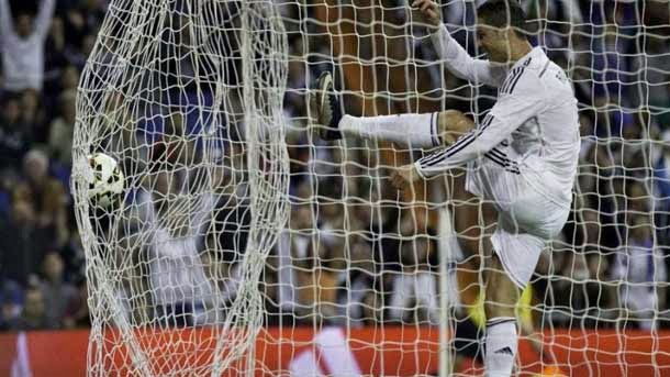 The defender madridista removed him a so much to Christian in the line of goal