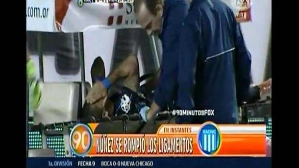 The player of racing of avellaneda carlos núñez marked a big goal with the ligaments broken