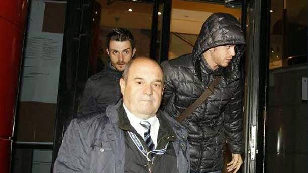 The player of the athletic of madrid wanted to go in to the field without accreditation