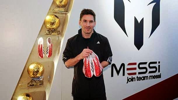 Adidas Would see with good eyes that messi landed in the manchester united