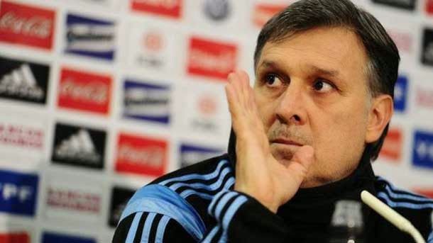 El técnico argentino no está contento de cómo fue su paso por el fc barcelona