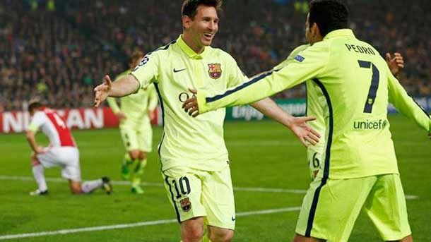 Messi showed  happy by the work of the team in front of the ajax