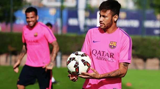 Messi, neymar and busquets have trained  to the margin of the group