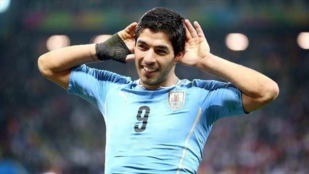 El astro uruguayo marcó dos goles contra omán