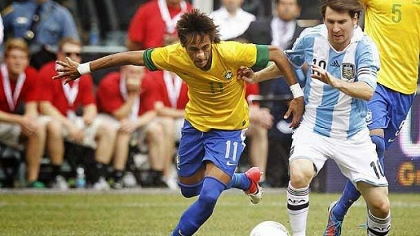 Messi (Argentinian) and neymar (brasil) confront  in a friendly that will play  in Chinese
