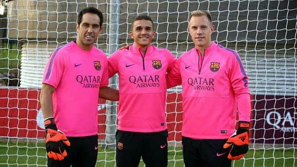 The Chilean is the goalkeeper title of the barça in league and the German, in champions