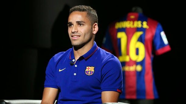 Douglas: "I know to attack, but I have to improve in defence"