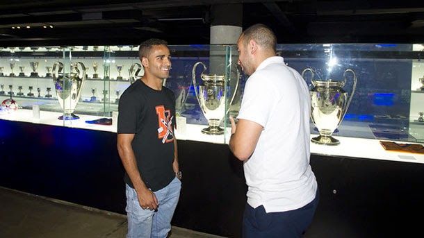 Like this it was the visit of douglas to the museum of the fc barcelona
