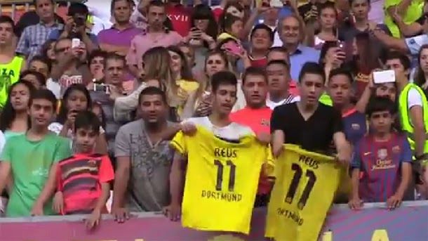 T-shirts of reus in the presentation of douglas