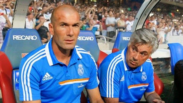 Escándalo! denuncian a zidane por entrenar sin título