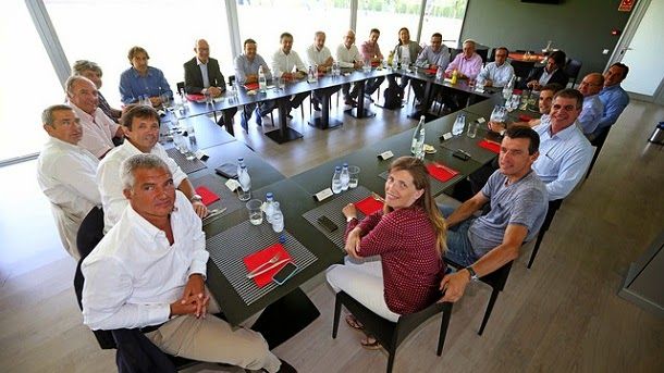 Reunión de la directiva y el cuerpo técnico del barcelona