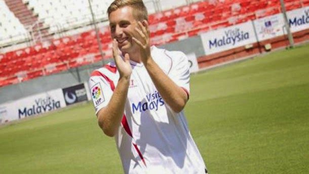 Deulofeu Prepared  to debut and remained  in the bench