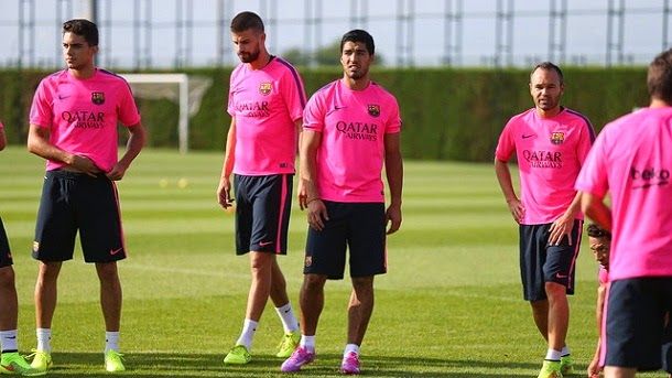 Luis suárez complete his first training with the fc barcelona