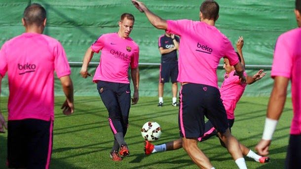 The fc barcelona confirms the injury of ter stegen
