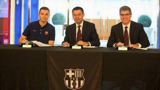 Vermaelen ya ha firmado contrato como nuevo jugador del fc barcelona