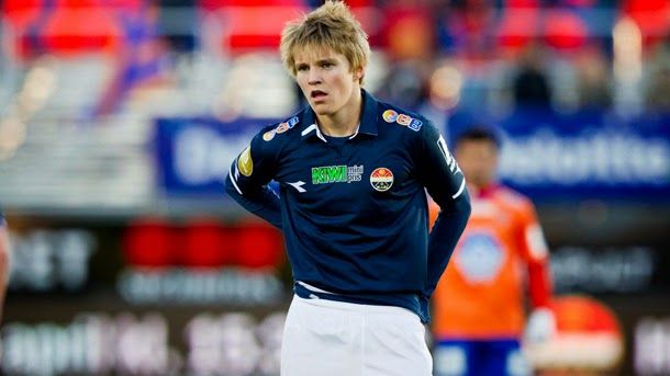 The fc barcelona follows to the young promise martin Ödegaard