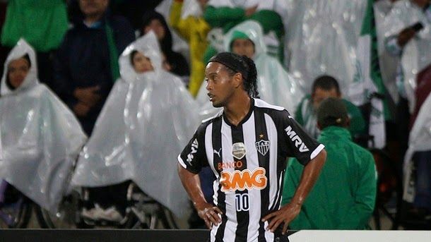 Ronaldinho rescinde su contrato con el atlético mineiro