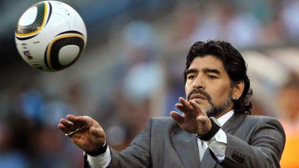 Maradona Does not understand that they gave him the balloon of gold to messi