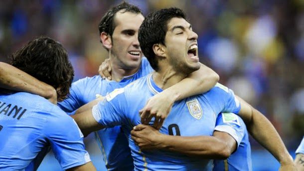 Leo messi and neymar were informed of the signing of luis suárez