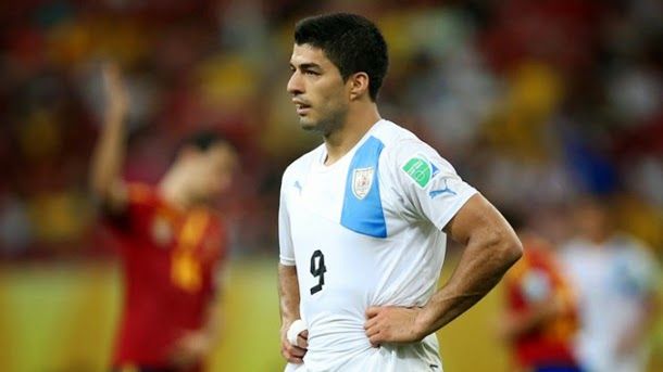 What can and can not do luis suárez during the sanction?