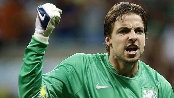 Tim krul saves to holanda in the penaltis in front of rich coast