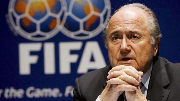 Blatter: "We expect to see prompt to luis suárez in the fields"