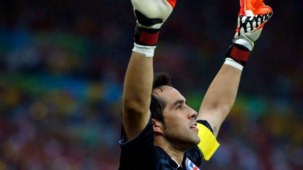 The fc barcelona does official the signing of claudio bravo