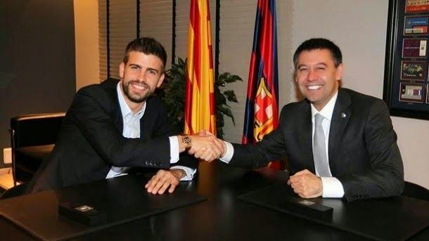 Gerard hammered signature his renewal with the fc barcelona until 2019