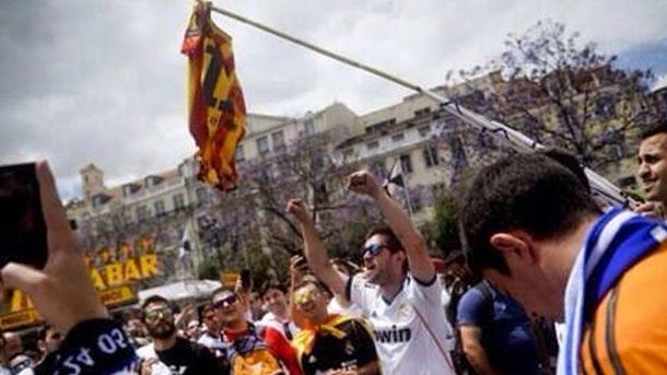 Prenden fuego a una camiseta del fc barcelona