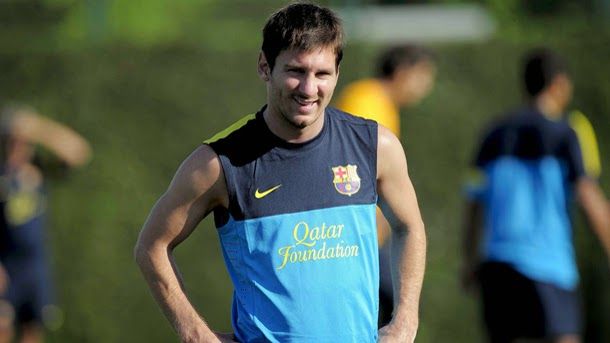 The surroundings of messi denies that it have signed