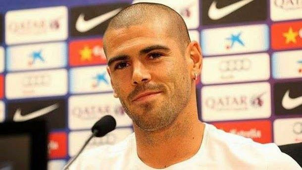 Valdés sacks  of the staff of the fc barcelona after a brief speech