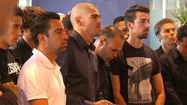 The players of the barça sack  of tito vilanova