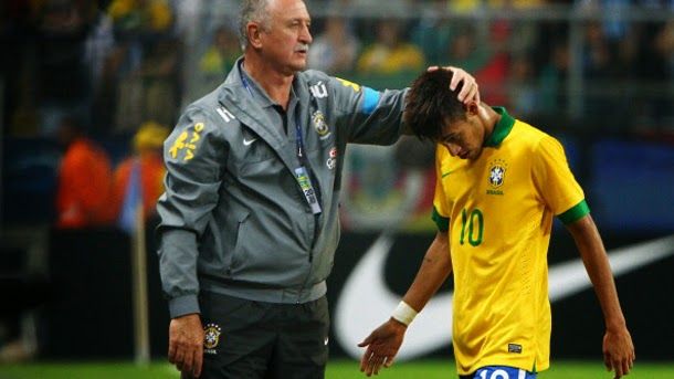 Scolari: "algunos periodistas tienen interés en criticar a neymar"