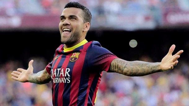 The manchester city wants to fichar to dani alves in summer