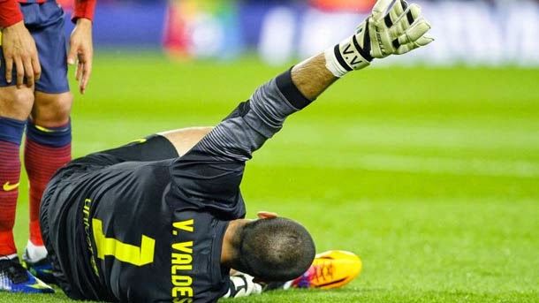 Víctor valdés travels to alemania to operate  of the right knee