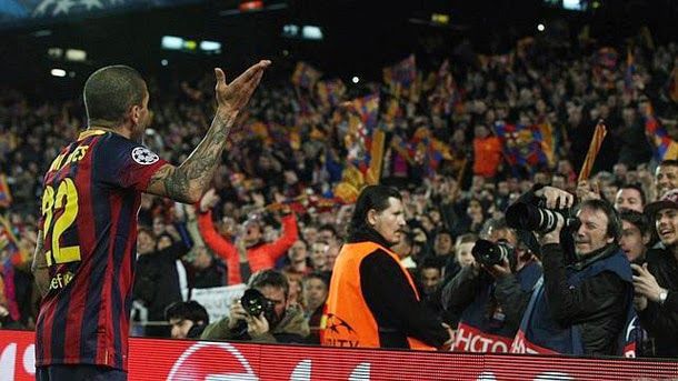 Dani alves Puts  in the market and could not being still in the barça