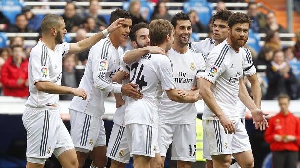 The real madrid imposes  to the elche in the bernabéu (3 0)