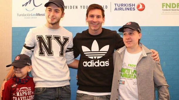 The messi more solidario in the day against the cancer