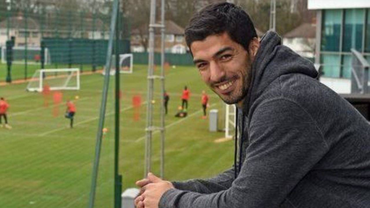 Suárez, seeing to the boys of the inferior categories