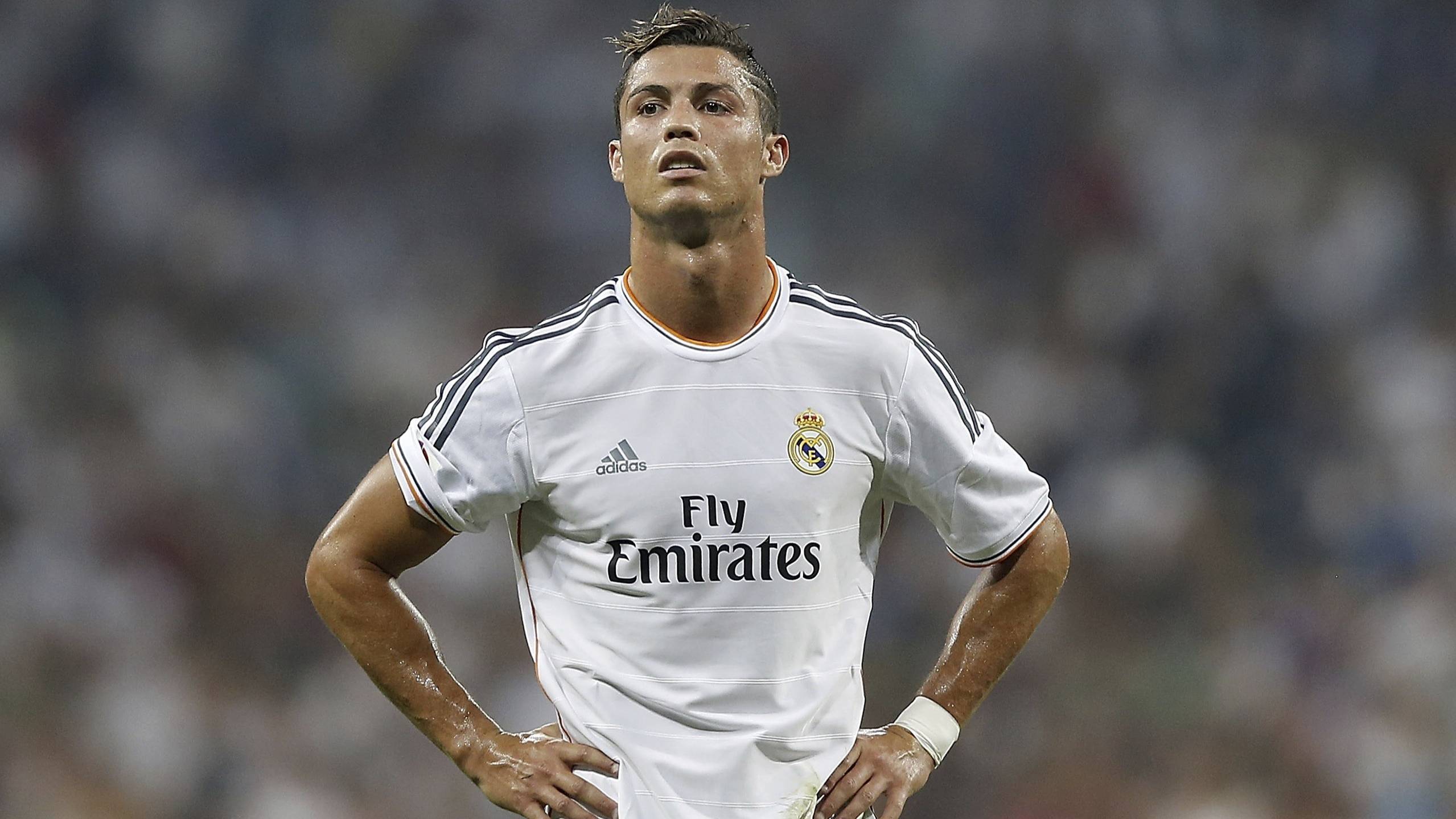 Cristiano Ronaldo, con los brazos en jarra