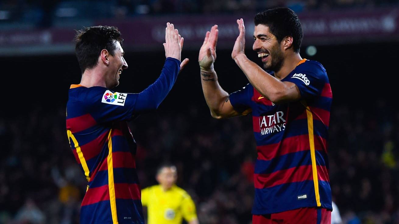 Leo Messi and Luis Suárez celebrating a goal this 2015-2016