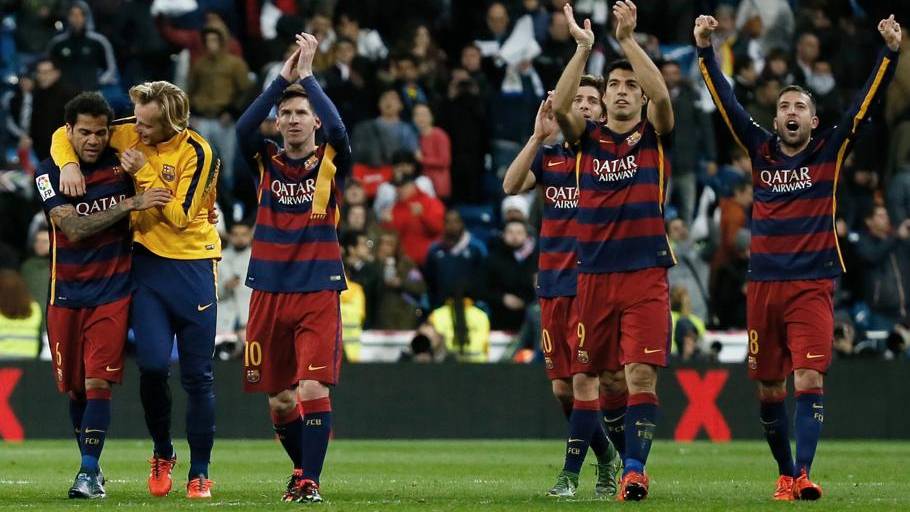 The Barcelona celebrate the victory of the first Classical of the 15-16
