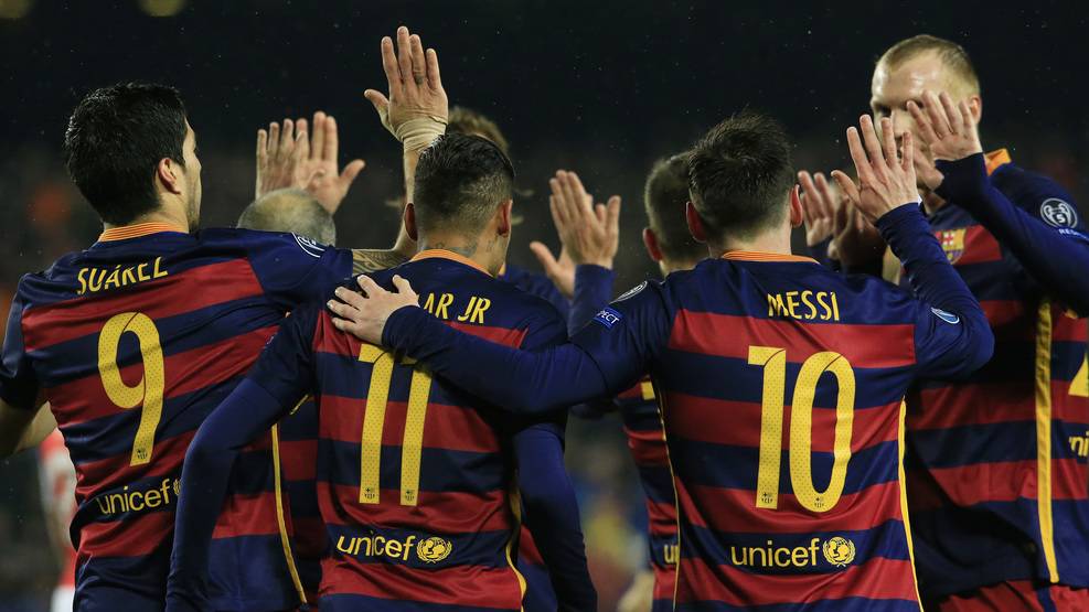 El FC Barcelona, celebrando el primer gol del encuentro