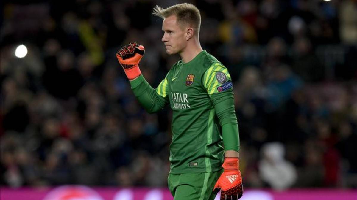 Big party of Ter Stegen in front of the Arsenal