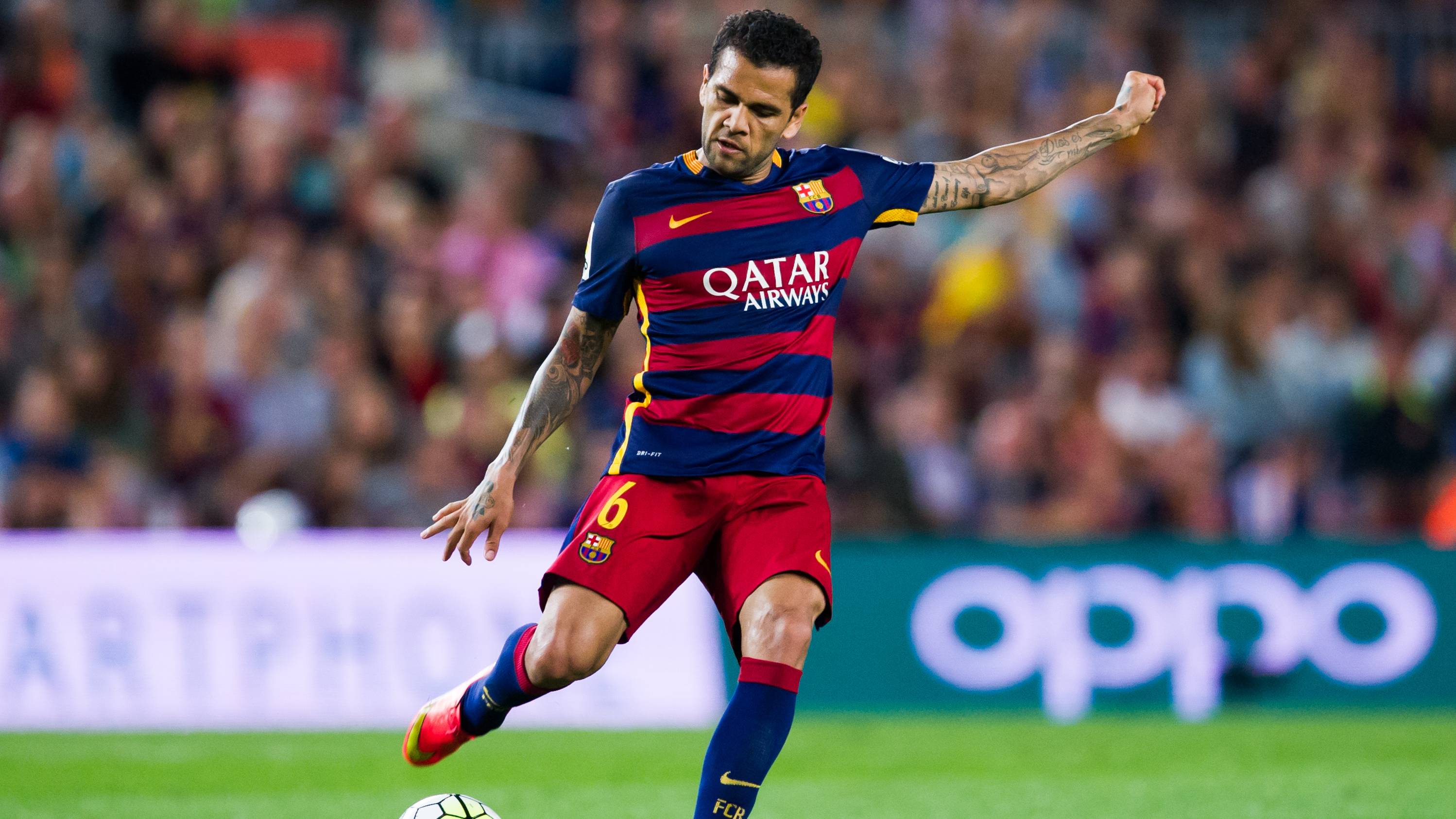 Daniel Alves podría no seguir a partir del verano de 2016 en el FC Barcelona