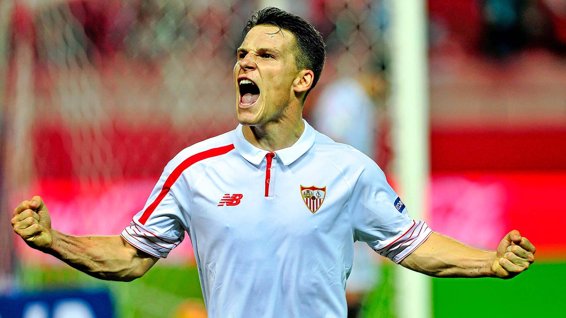 Kevin Gameiro, celebrating a goal with the Seville