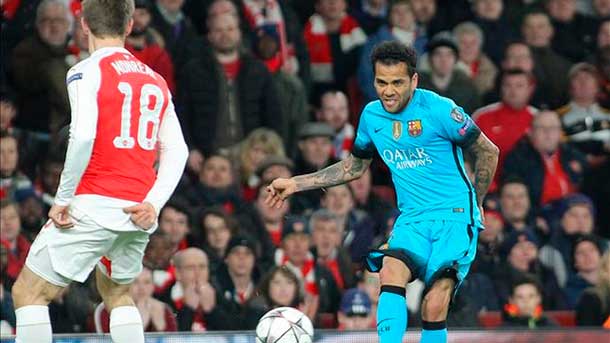 dani-alves-Arsenal-54961.jpg