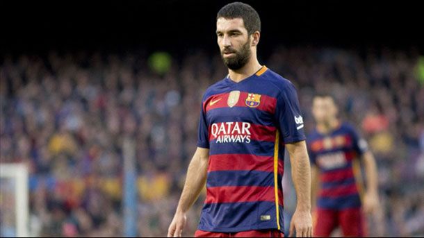 Arda turan podría ser una nueva "víctima" del fútbol chino